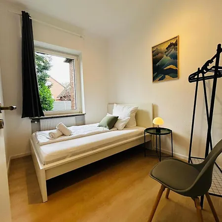Apartment Haus Rasink I Monteure I Teams I 160m2 I 5 Z I Terrasse I P I 2 Wc I Kueche I Smart Tv