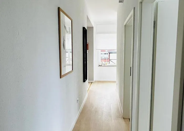 Haus Rasink I Monteure I Teams I 160m2 I 5 Z I Terrasse I P I 2 Wc I Kueche I Smart Tv