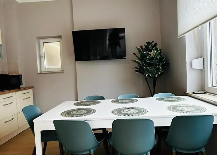 Haus Rasink I Monteure I Teams I 160m2 I 5 Z I Terrasse I P I 2 Wc I Kueche I Smart Tv 公寓 *